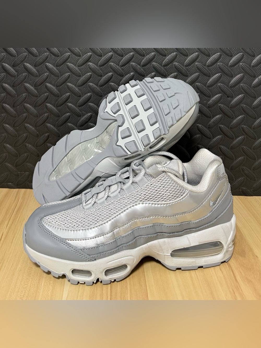 Nike Air Max 95 Big Bubble Grey Fog Silver Sneakers IB6398-001‎ Womens Size 7